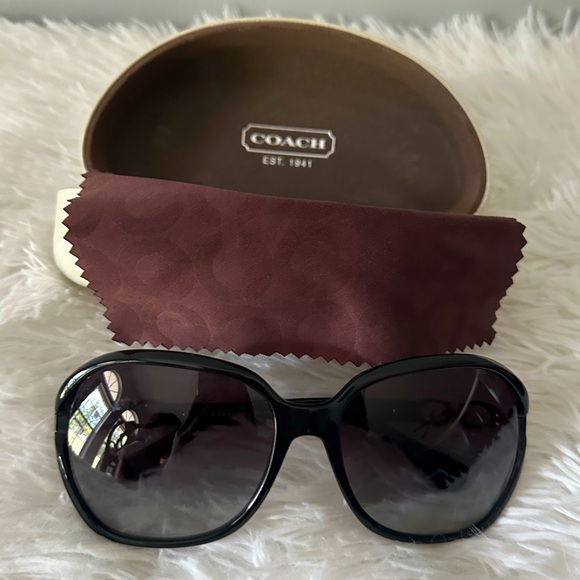 Coach Kissing C Sunglasses - Picture 1 of 10